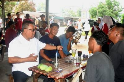 Meja Goyang Seatap dengan Rumah Makan Jadi Sorotan, Pemkab Beltim Minta Segera Direlokasi