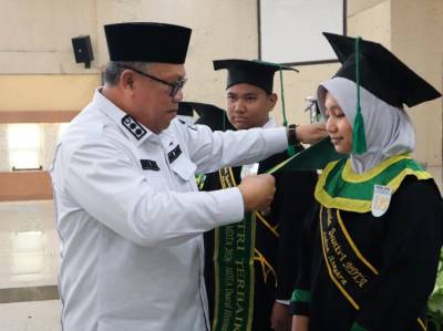 Wisuda 140 Santri MDT, Wabup Khairil Tekankan Pentingnya Pendidikan dan Pendampingan Orang Tua